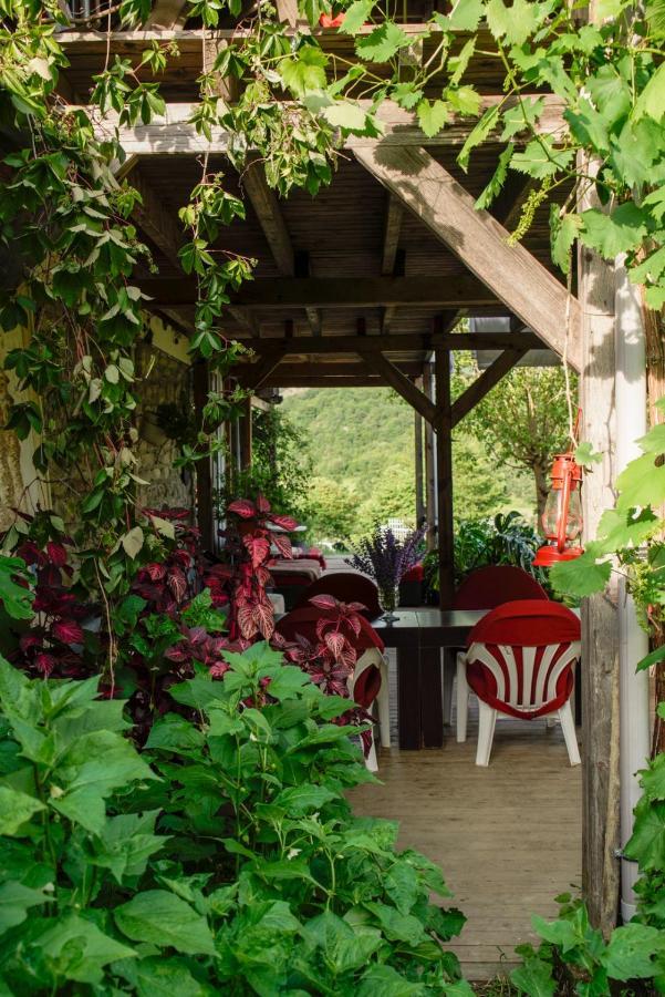 Ferma Albanik Hotel Kelcyre Екстериор снимка